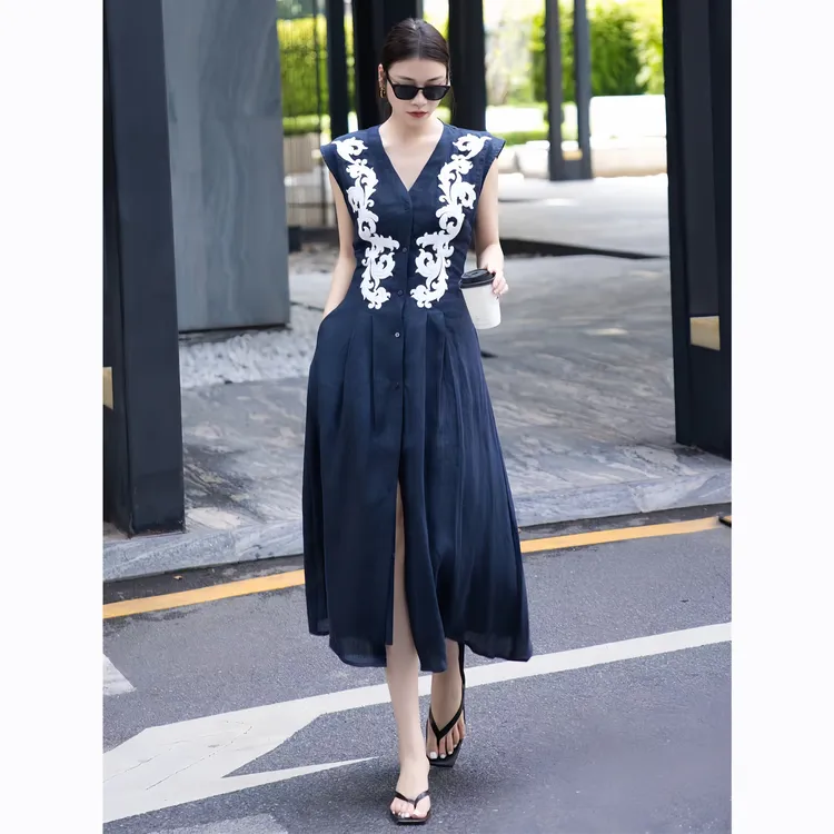 ZEROYK新中式国风刺绣亚麻连衣裙夏御姐气质收腰显瘦V领无袖长裙