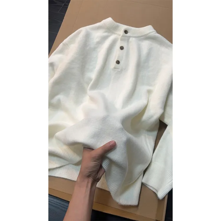 米白色亨利领毛衣秋冬痞帅男款慵懒风针织衫松弛感内搭加厚打底衫