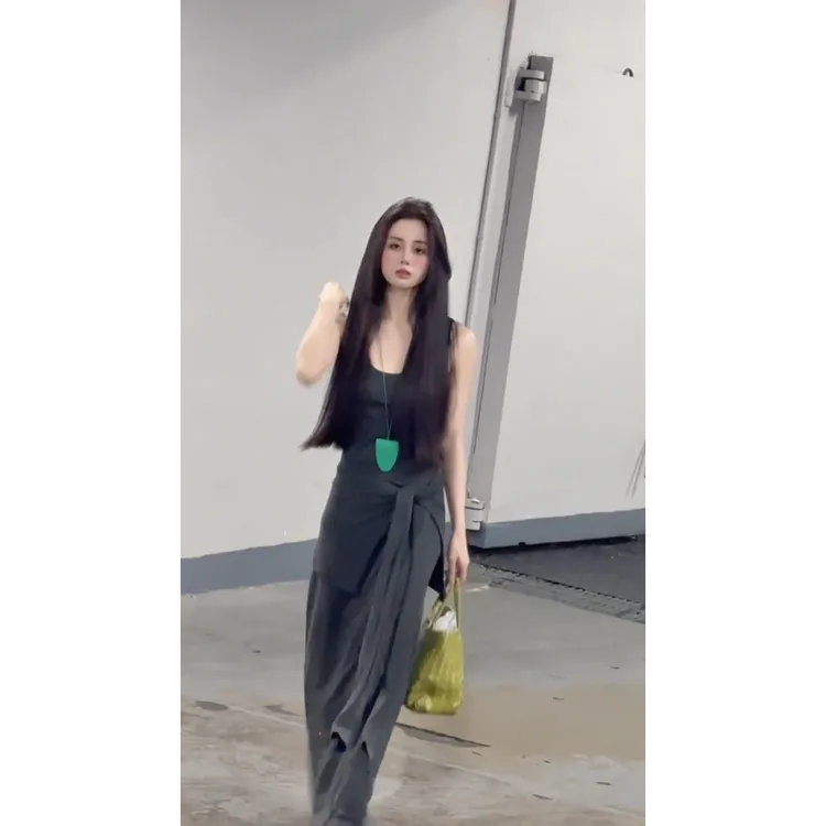 MARIE.COCO日常休闲慵懒风纯色背心连衣裙夏季新款百搭开衫两件套