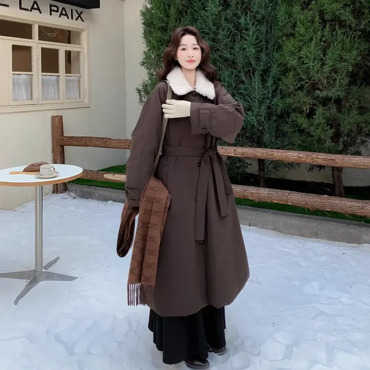 90白鸭绒复古羊羔毛领长款过膝羽绒服女秋冬2025新款新款潮牌女装