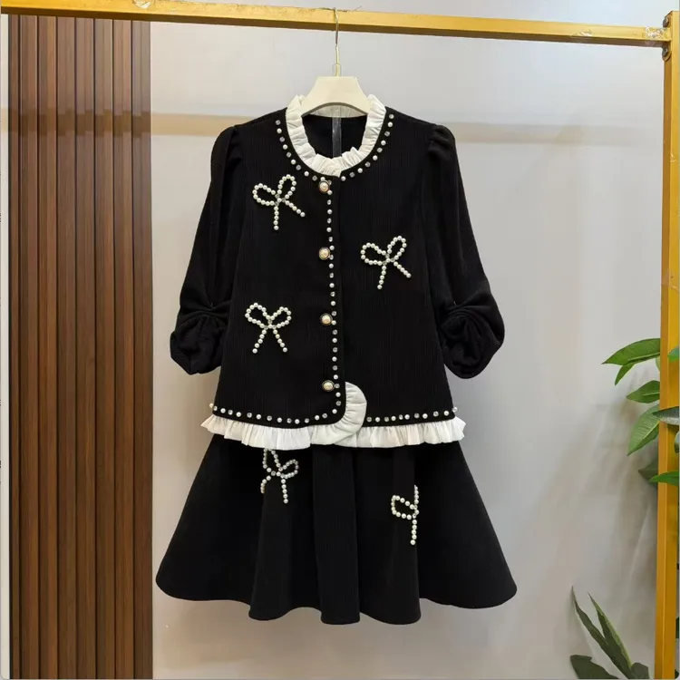 冬季新款法式大码时尚洋气甜美减龄珠花上衣十短裙两件套套装