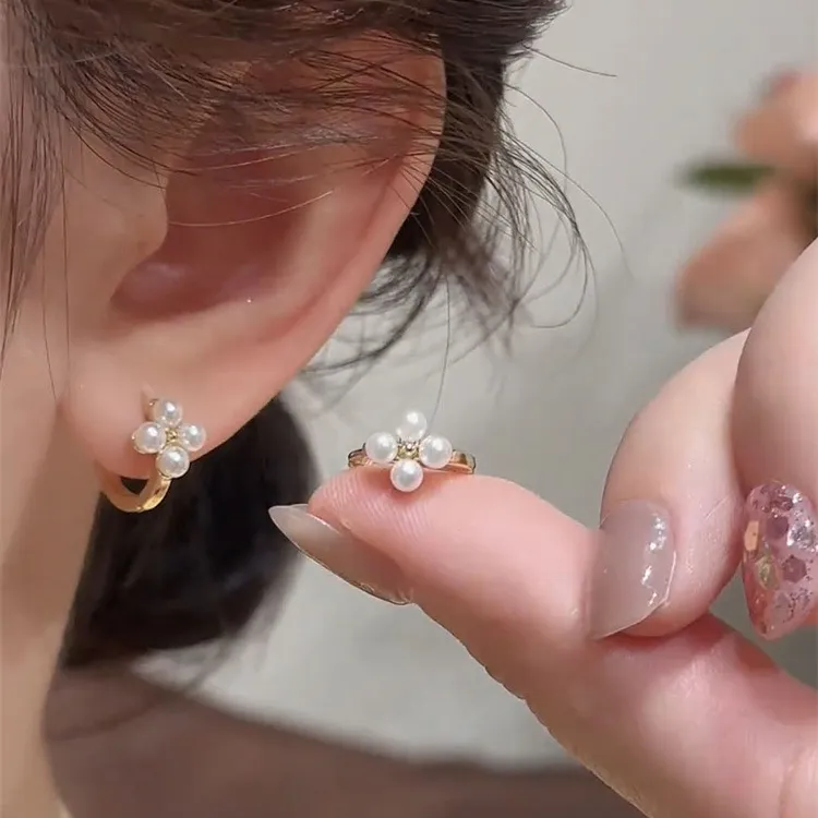 铜合金耳饰 四叶花精致ins风金色耳扣2025款时尚百搭耳饰