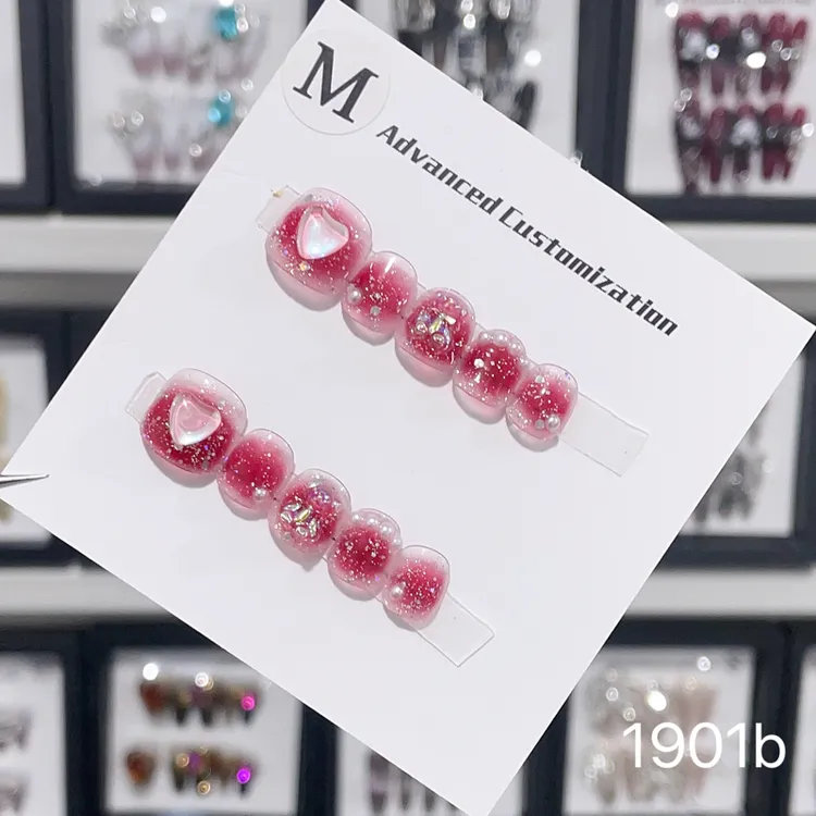 小朋友穿戴甲手工3-12岁小女孩美甲短款穿戴式可爱立体26新年新款