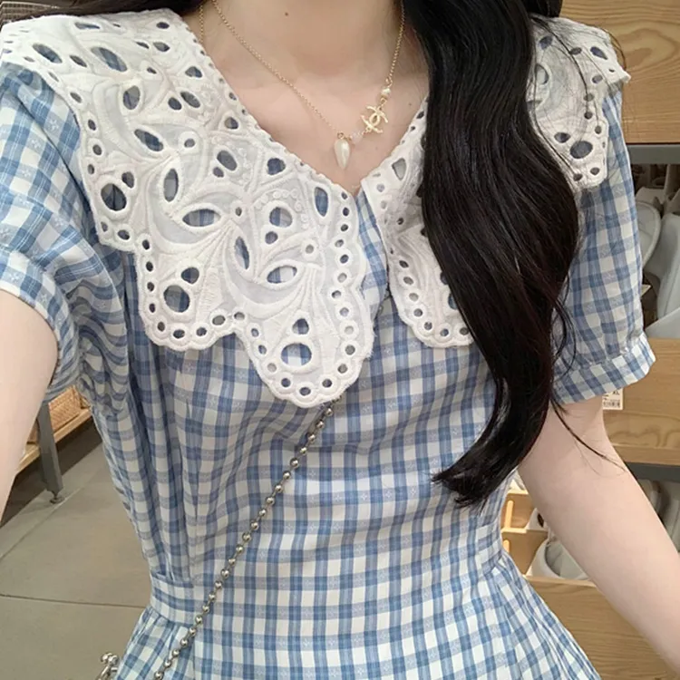 长裙娃娃领格子温柔风高连衣裙小清新时尚减龄泡泡袖蓝色收腰