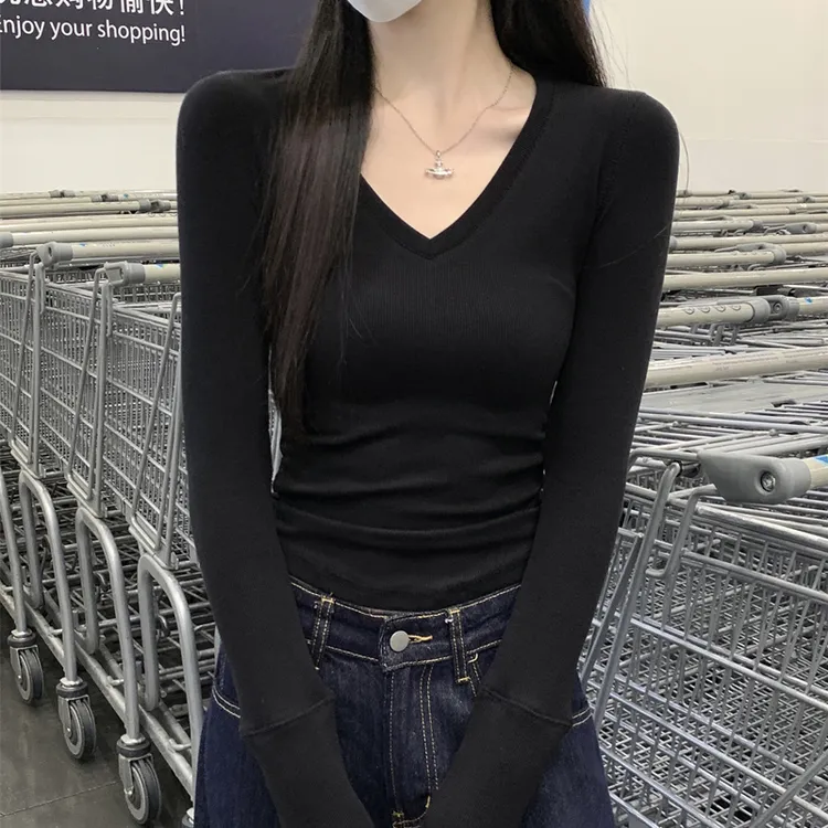 2025秋季简约设计感修身百搭T恤女韩版小个子气质V领修身小衫上衣