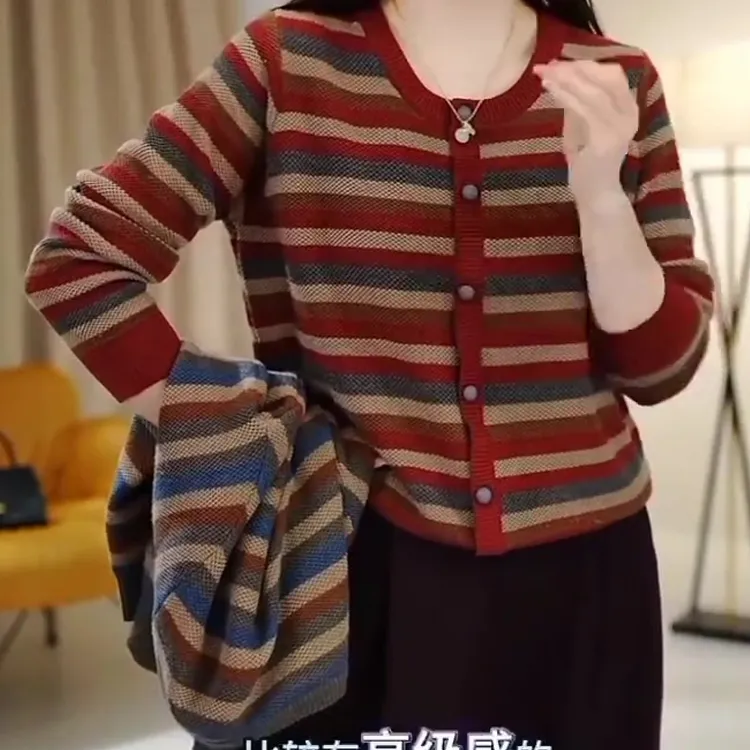 年轻妈妈装长袖圆领条纹针织衫春季新款洋气宽松打底衫减龄上衣女