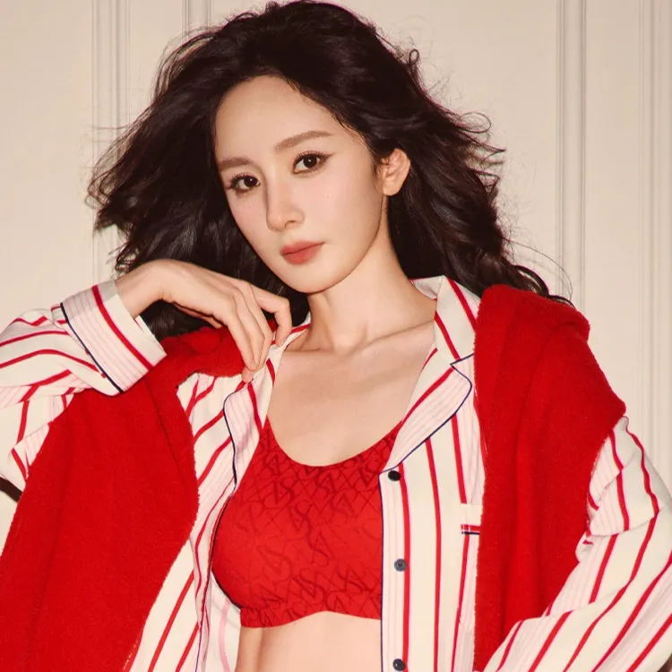 【维密·反重力耀你红礼盒】杨幂同款Logo蕾丝文胸双尺码内裤女马年