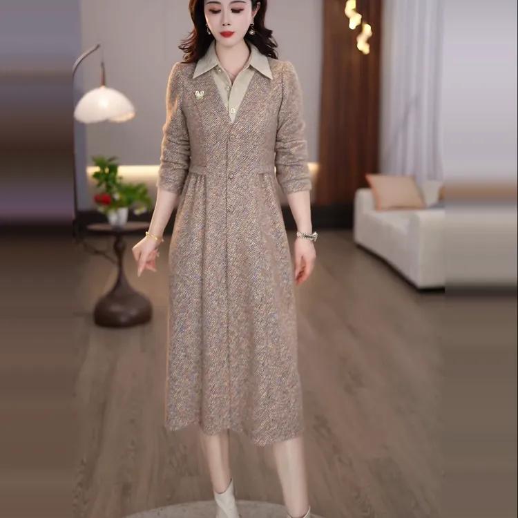 2025冬款杏色衬衫领拼接优雅时尚气质修身收腰显瘦连衣裙