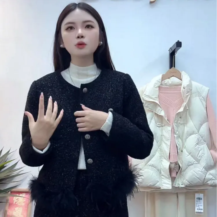 朵以2025冬季新款千金小香风气质短款羽绒外套+半身裙39DD811006