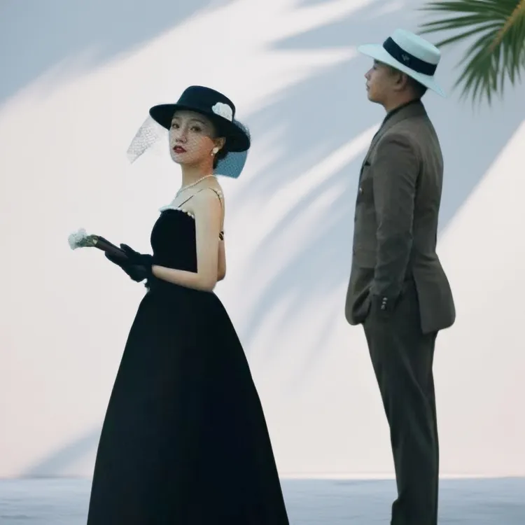 赫本风黑色网纱山茶花礼帽法式名媛风优雅气质平顶帽洋气头饰外面