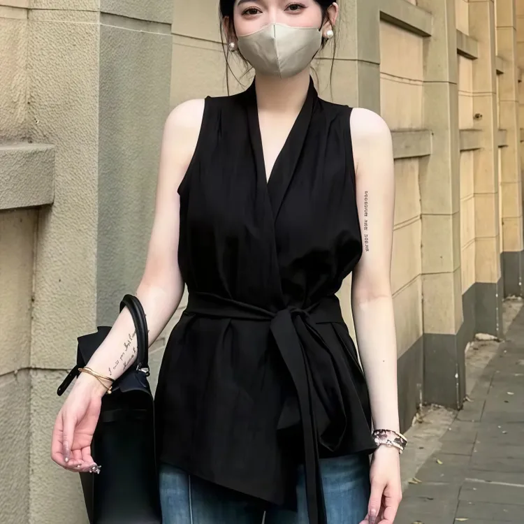 法式复古挂脖吊带背心衬衫女新款夏季设计感绑带收腰气质上衣
