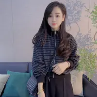 丹丹精选--25833新款立领拉链条纹撞色拼接长袖上衣