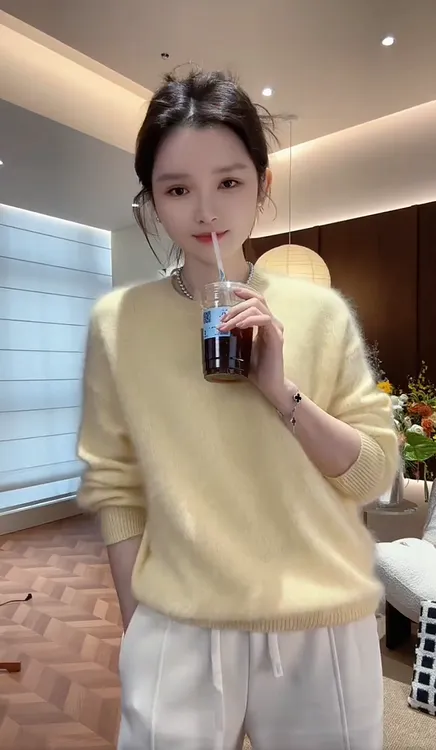 大码女装韩版圆领针织衫秋冬昂MM温柔风软糯减龄百搭显瘦毛衣