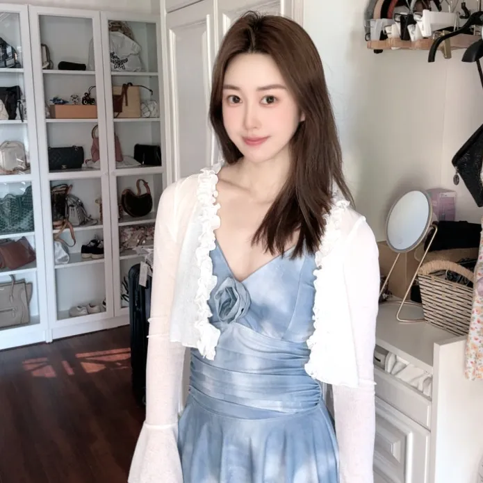 2025新款三件套分体泳衣女保守显瘦遮肚裙式防晒扎染度假温泉泳装