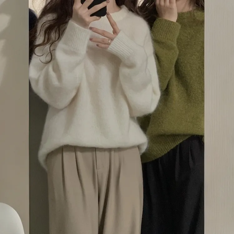 浣熊绒奶白色套头毛衣女加厚保暖打底针织衫软糯上衣秋冬2025新款