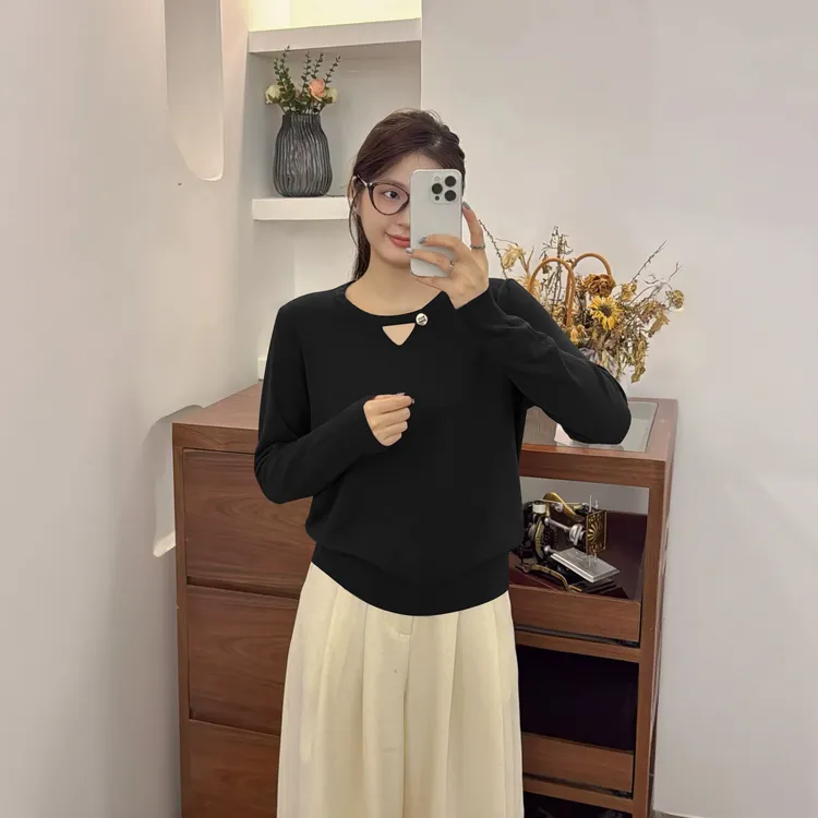 法式复古风撞色V领长袖针织打底衫女冬季新款高级感显瘦套头上衣