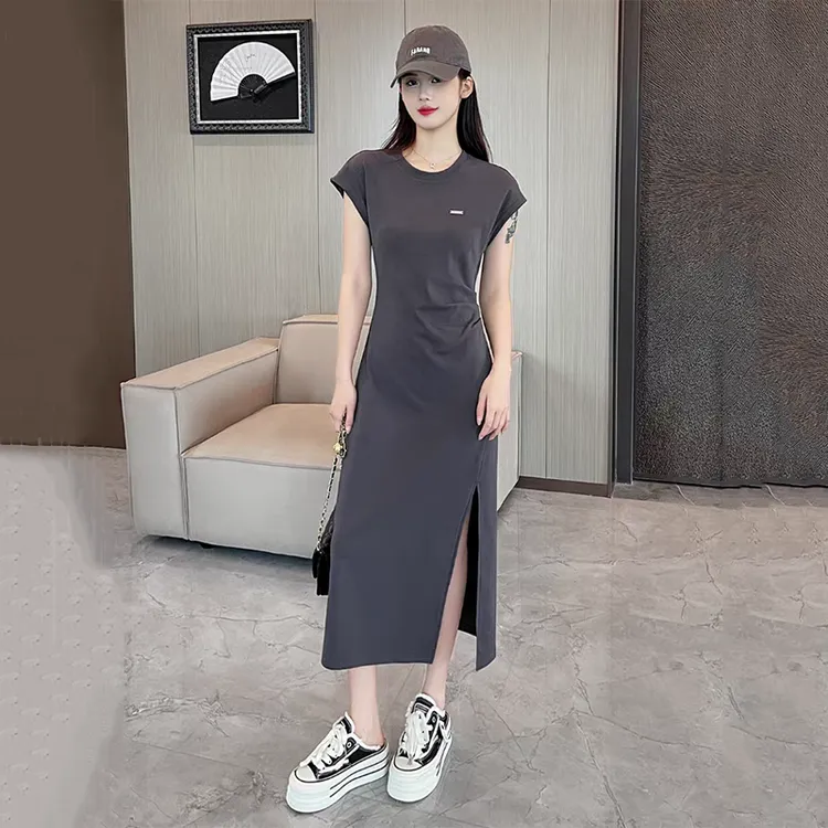 裙子女款爆款2025新款高级感时尚休闲显瘦长款褶皱开叉A字连衣裙