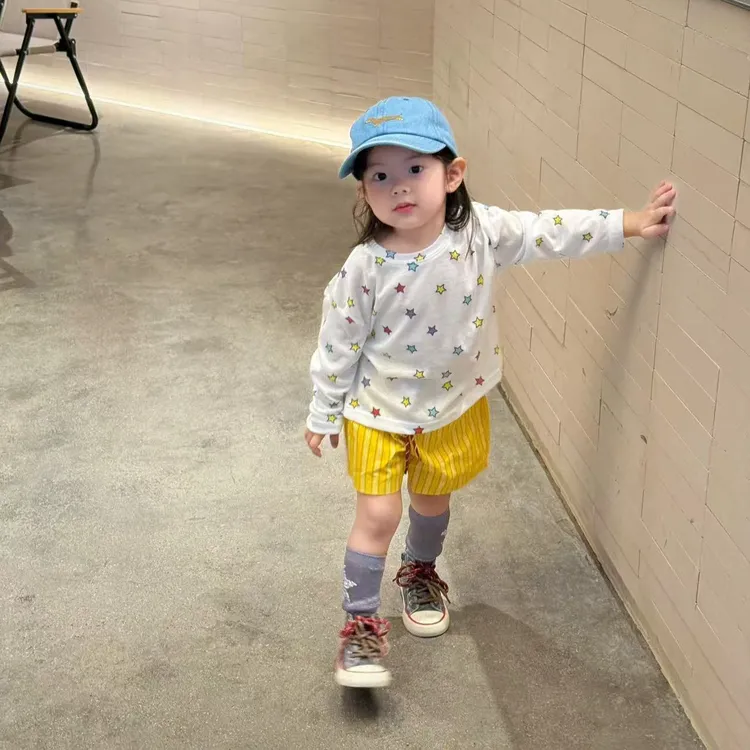 小思家女童2025夏季休闲风韩版百搭星星印花长袖T恤阔腿短裤套装