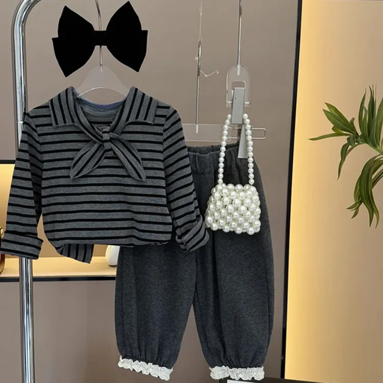 女童秋装套装2025新款小女孩韩版洋气女孩春秋休闲舒适条纹两件套