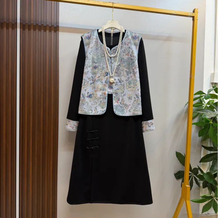 新款大码女装时尚复古新中式气质国风优雅显瘦马甲十连衣裙两件套