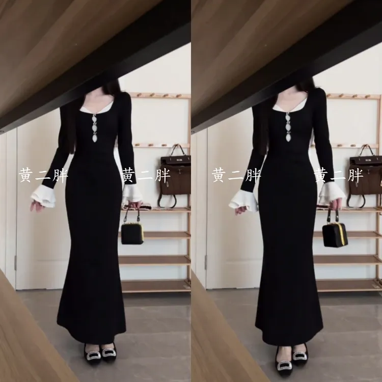 设计感假两件连衣裙2025秋冬新款法式气质喇叭袖撞色收腰包臀裙子