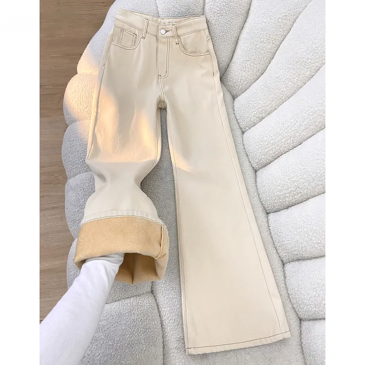 米杏色加绒加厚微喇牛仔裤女2025新款秋冬高腰显瘦不贴腿喇叭裤子