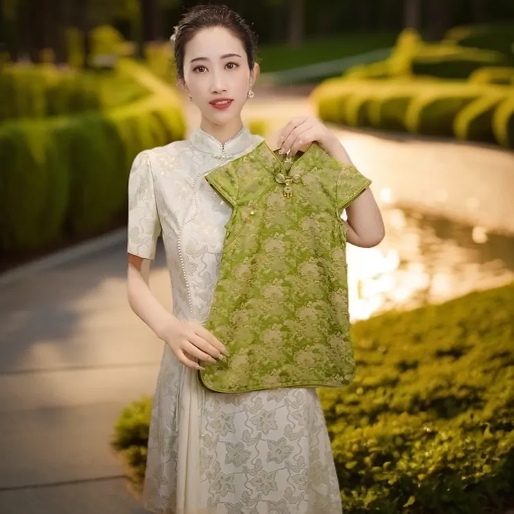 2025春夏女童新款气质绸面双面绣花黄色改良民国风裙连衣裙感