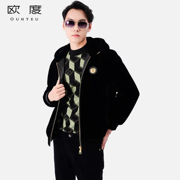OUHTEU/欧度25秋冬新品品牌质感胸章男士连帽保暖舒适外套7666