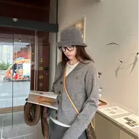 LA 100%精仿羊毛 V领 星球 刺绣毛衣 外套  33004