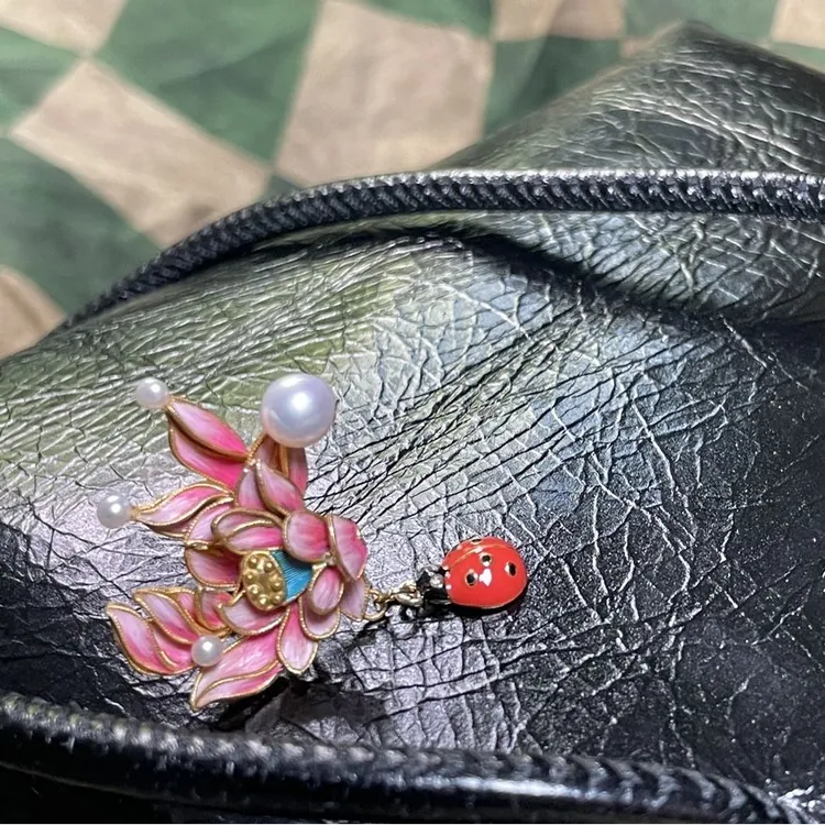 铜合金耳饰 精致重瓣荷花瓢虫 新中式奇特花朵耳环耳钉配饰礼物女