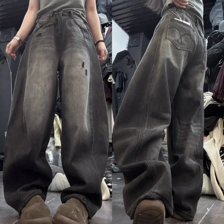做旧破洞设计弯刀牛仔裤2025年冬季新款加绒显瘦窄版阔腿裤