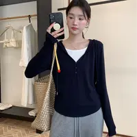 【商场品质】韩系简约基础款 V领假两件设计连帽上衣 YGL 7236