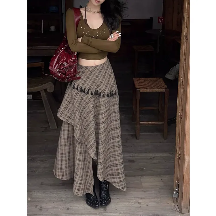 早秋季松紧腰显瘦半裙a字裙2025新款复古不规则格纹拼接半身裙女