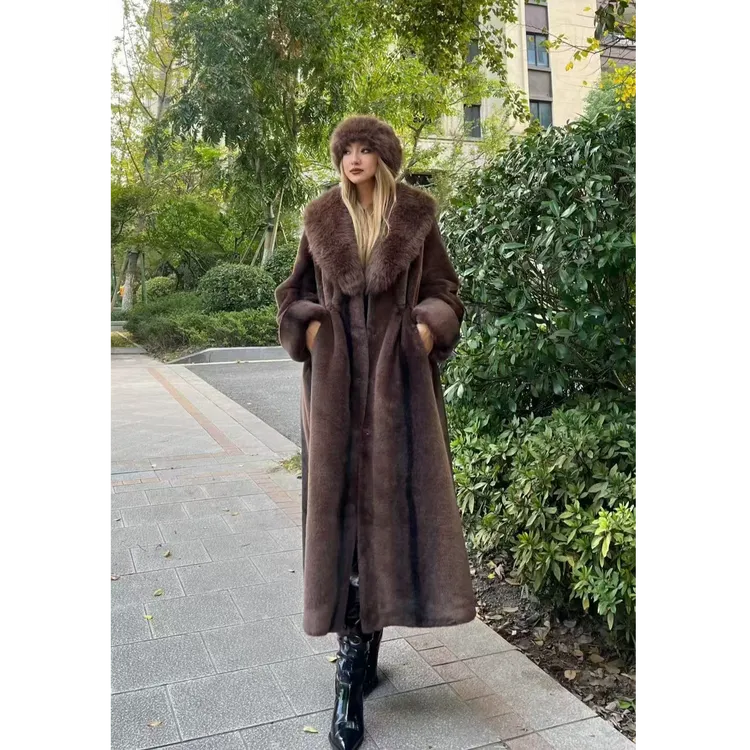 24041常规长款翻领中长款女外套宽松时尚女装冬季