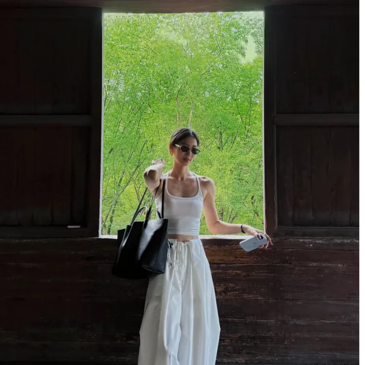 2025夏季新款时尚背心吊带上衣气质显瘦性感辣妹洋气休闲百搭外穿