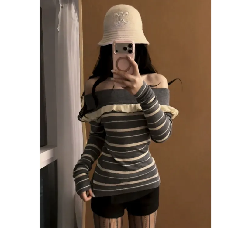 2025年清冷感撞色条纹一字肩针织衫女秋冬木耳边拼接毛衣线#Y9112