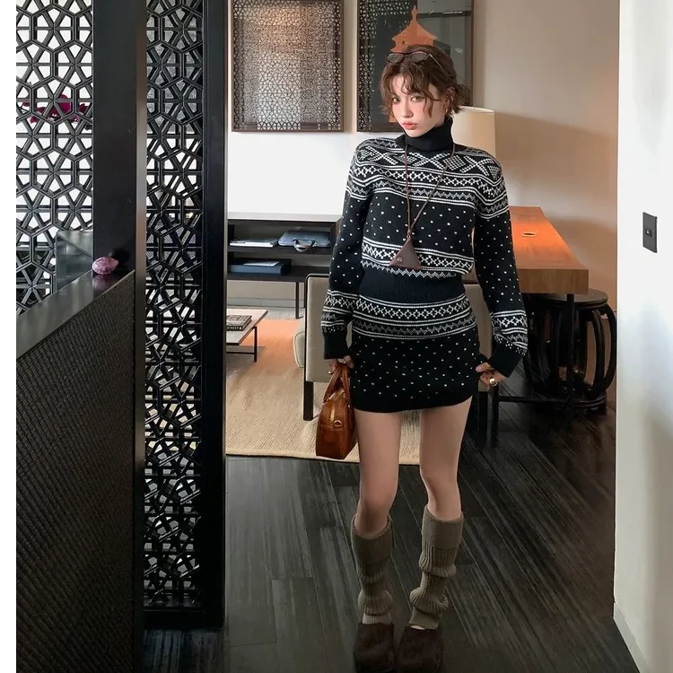 长袖休闲圆领印花时尚套装女士秋冬上衣慵懒风气质显瘦性感半身裙