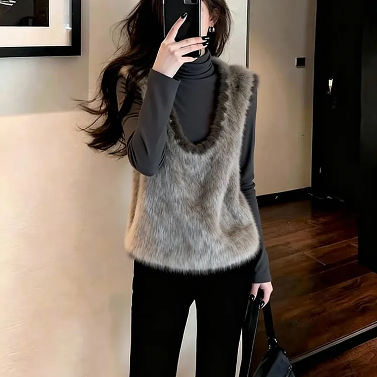 软糯慵懒松弛高级感休闲随性通勤风流行百搭灰色马甲女2025冬毛衣