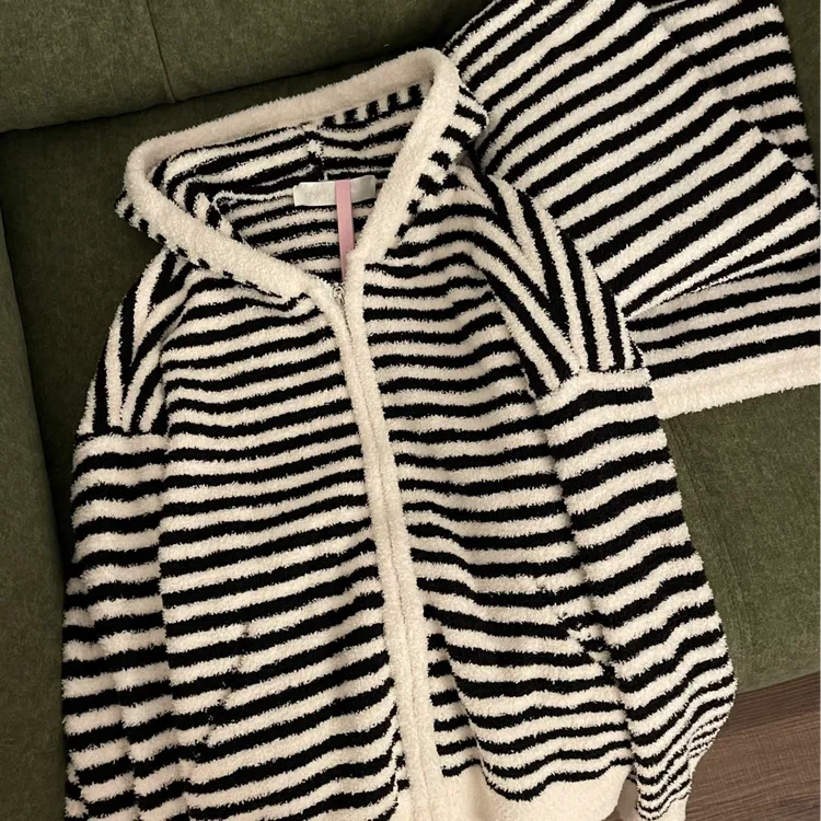 连帽睡衣女冬季珊瑚绒加绒加厚保暖2025新款女士可外穿家居服套装