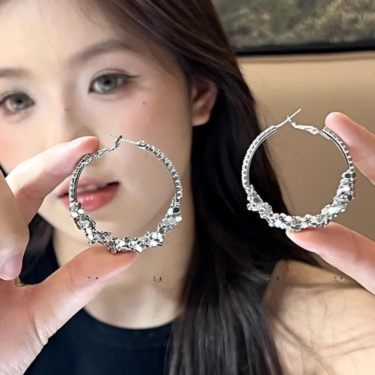 铜合金耳饰 银色闪钻大圈圈耳环女轻奢高级大气耳圈个性耳钉耳饰