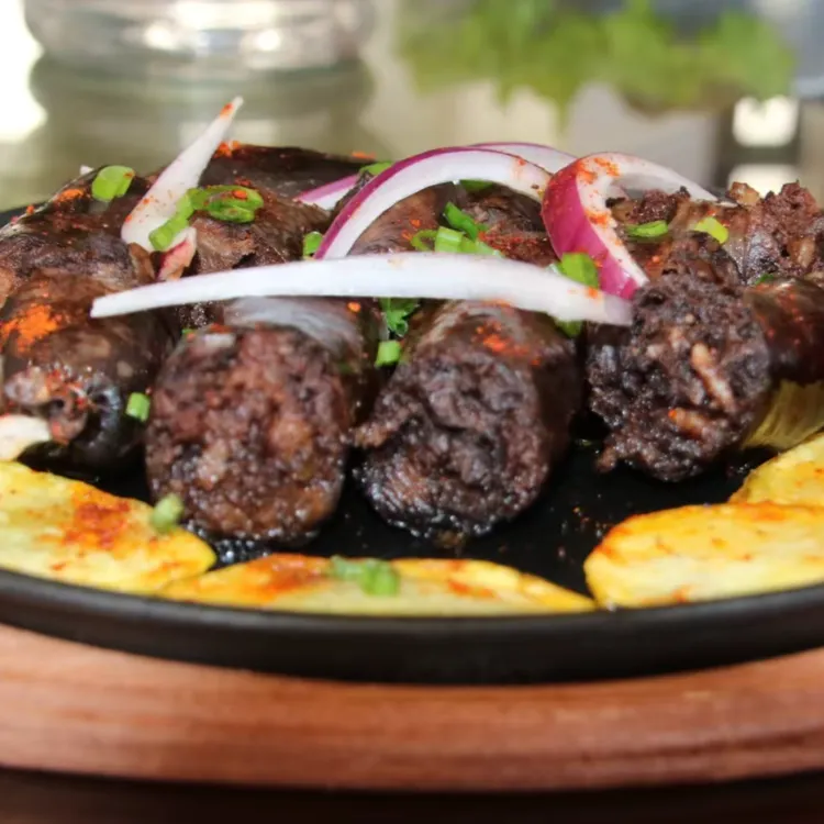 1. 精选高原牦牛肉，真材实料，一口爆汁超满足！