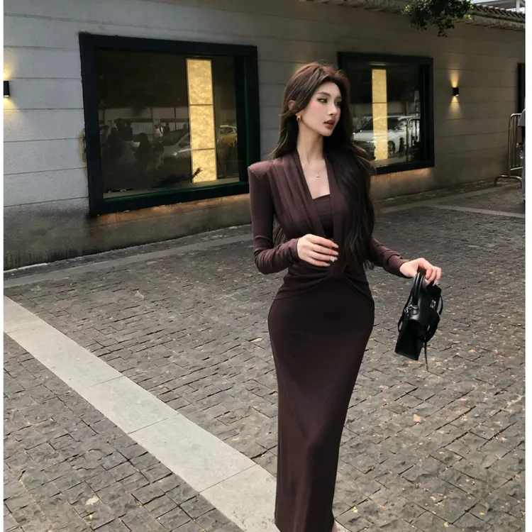 2025秋季新款法式气质性感温柔风包臀显瘦长袖连衣裙女