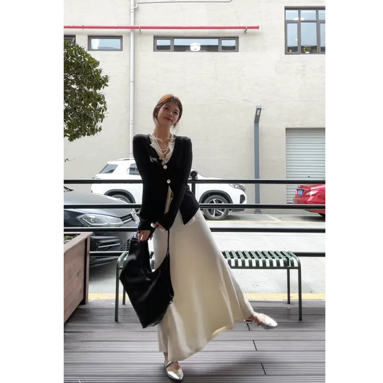 韩系高级感假两件V领撞色针织衫女上衣显瘦鱼尾裙两件套装S11219