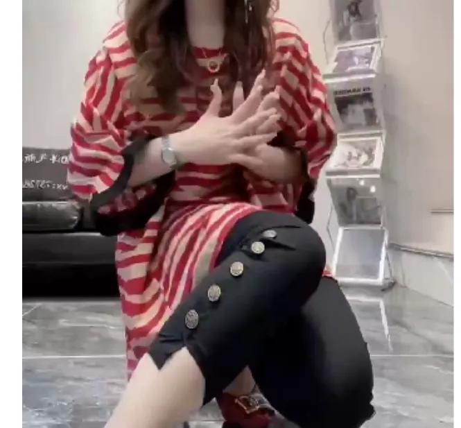 2025洋气新款时尚爆款女装精致靓丽气质轻奢减龄洋气现货T8