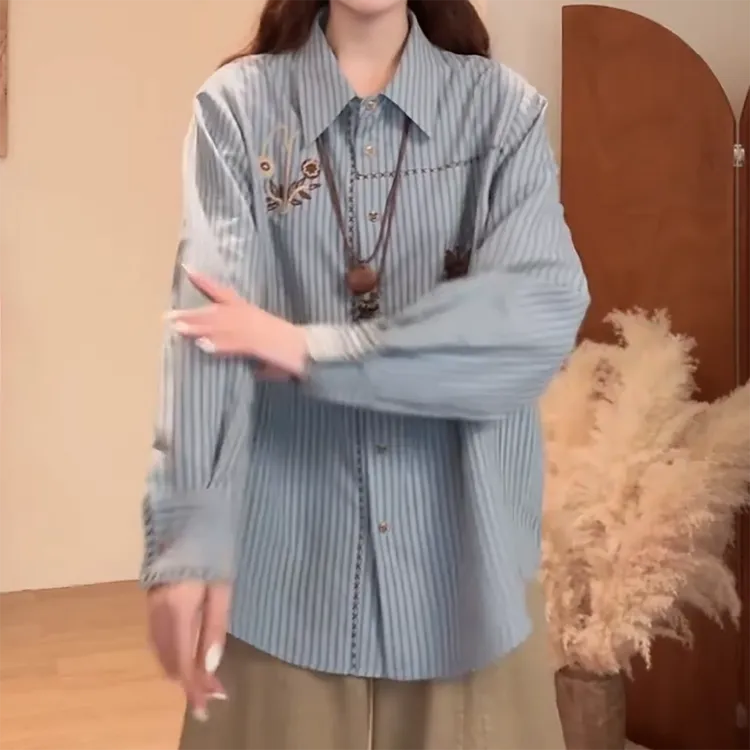 上衣秋季新款洋气百搭条纹刺绣蝴蝶衬衫女C6314