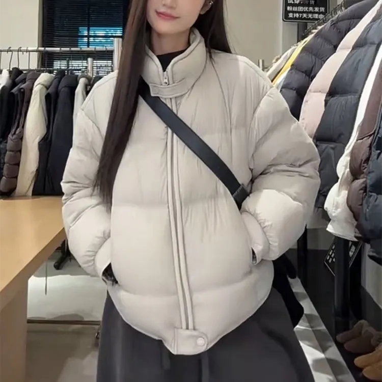 2025年冬季新款立领白鸭绒羽绒服女云朵泡芙休闲保暖加厚百搭外套