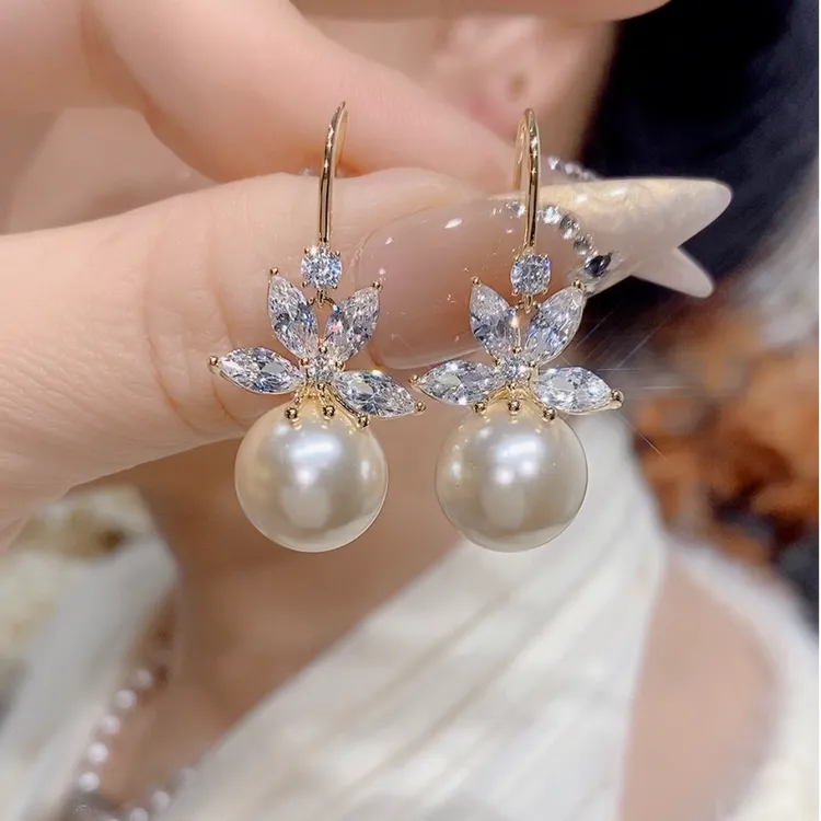 铜合金合成锆石耳饰 气质轻奢百搭小众简约精致优雅素款Q13