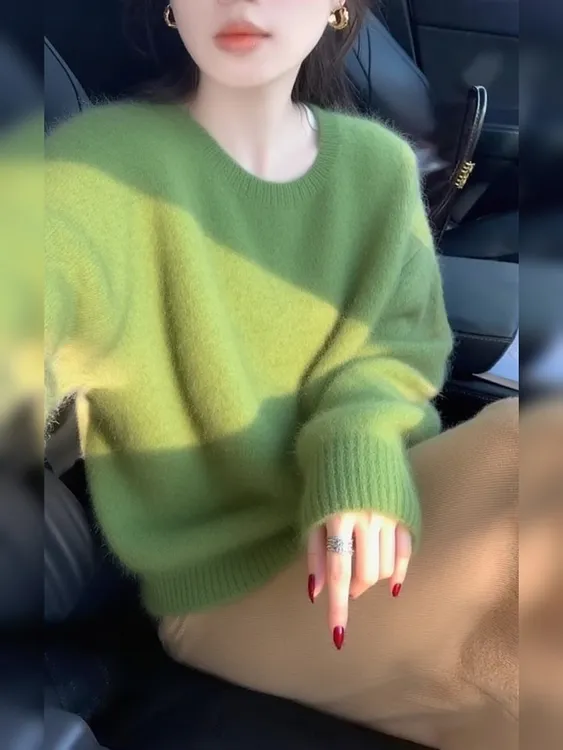 多巴胺绿色宽松慵懒高级感毛茸茸仿马海毛宽松圆领套头毛衣女秋冬