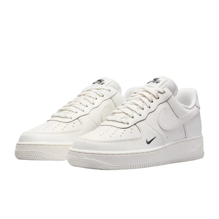 NIKE/耐克纯白时尚潮流空军一号运动鞋板鞋HF1058-133