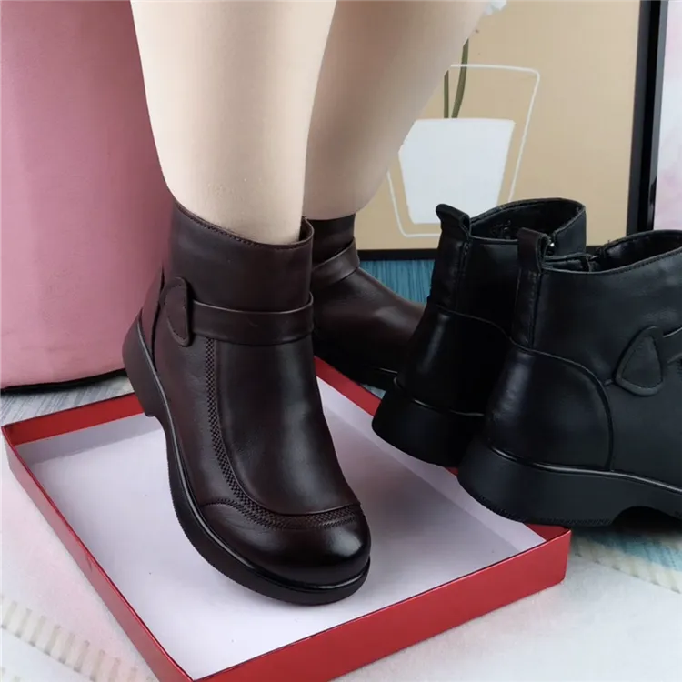 短靴女真皮低跟圆头靴子女休闲棉鞋女冬加绒轻便防滑软底马丁靴女